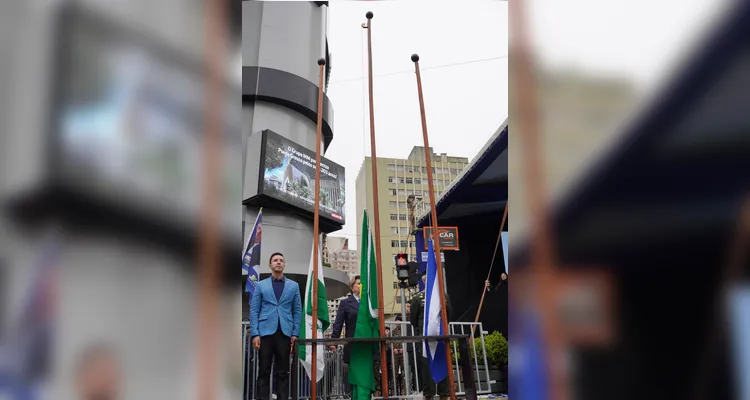 Veja fotos da abertura do desfile dos 203 anos de Ponta Grossa