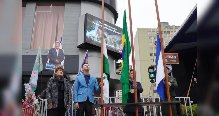 Veja fotos da abertura do desfile dos 203 anos de Ponta Grossa