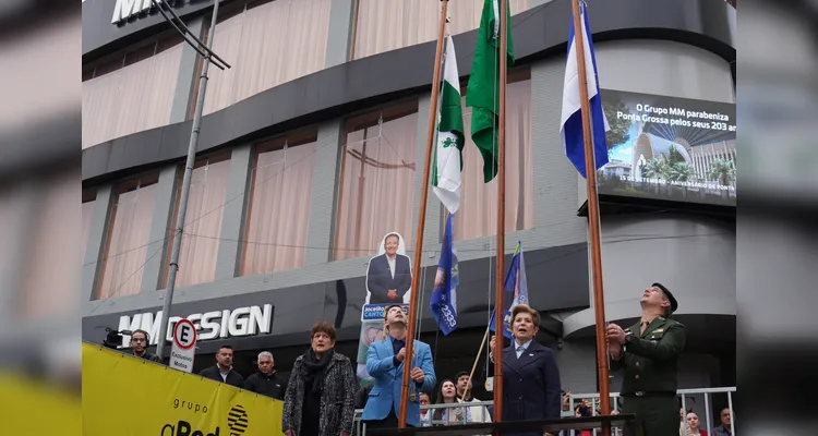 Veja fotos da abertura do desfile dos 203 anos de Ponta Grossa