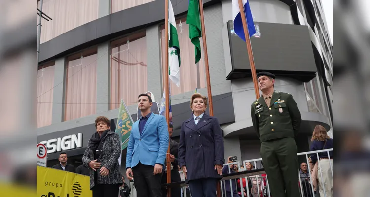 Veja fotos da abertura do desfile dos 203 anos de Ponta Grossa