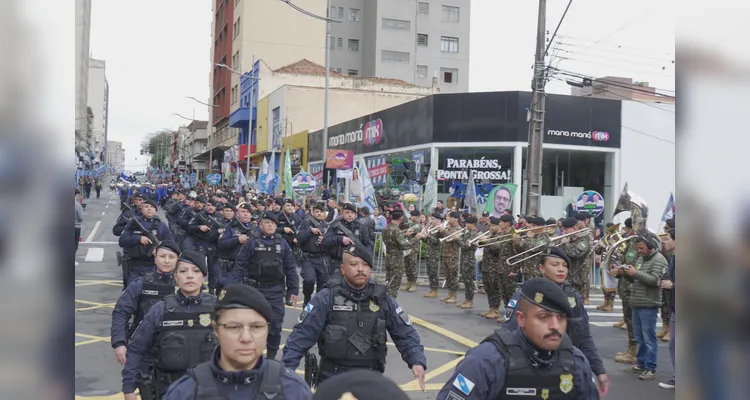 Confira imagens do desfile das forças de segurança nos 203 anos de PG