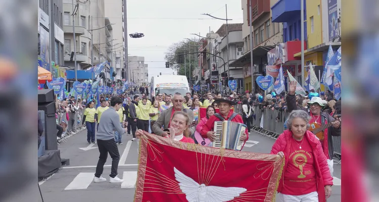 Escolas e entidades marcam presença no desfile dos 203 anos de PG