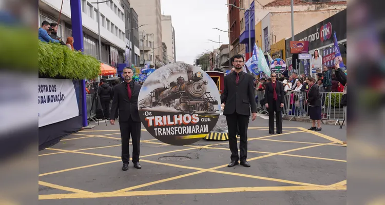 Escolas e entidades marcam presença no desfile dos 203 anos de PG