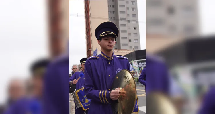 Escolas e entidades marcam presença no desfile dos 203 anos de PG