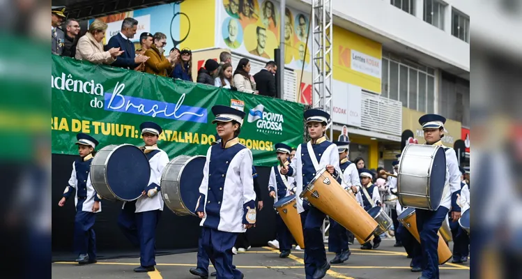 População celebra o 7 de Setembro em desfile cívico na Avenida