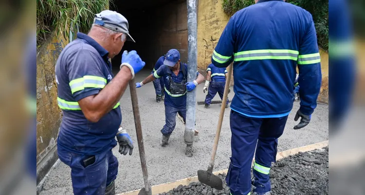 Prefeitura de PG amplia drenagem e aplica pavimento em concreto no San Martin