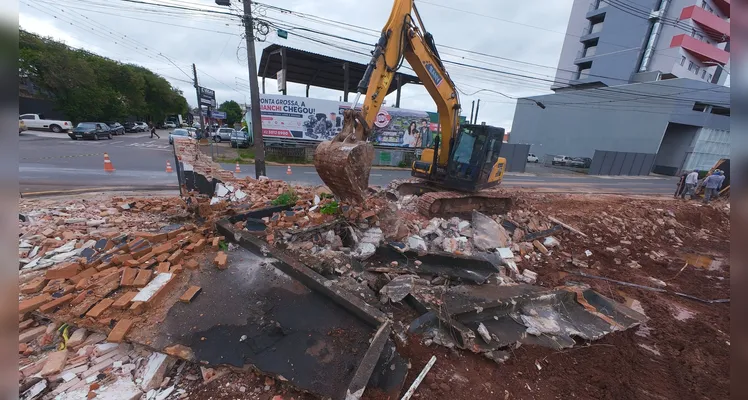 O Portal aRede registrou imagens das obras nesta quarta-feira (14).