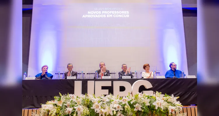 UEPG recebe 55 novos professores efetivos após dez anos