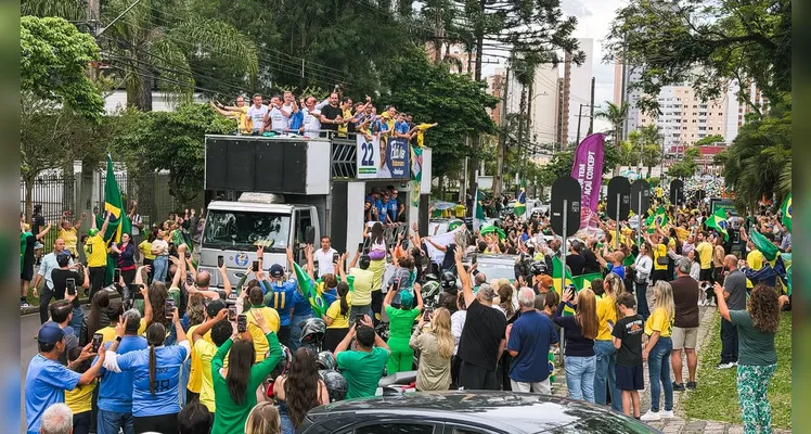 Sergio Moro defende que Flávio é "melhor candidato para o Sul" durante ato em Curitiba
