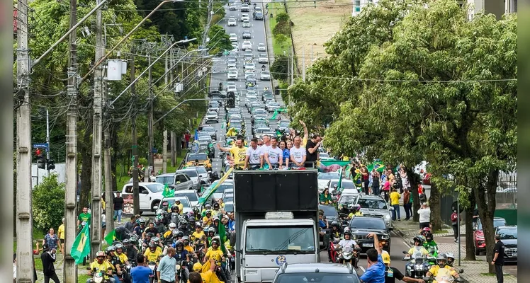 Sergio Moro defende que Flávio é "melhor candidato para o Sul" durante ato em Curitiba