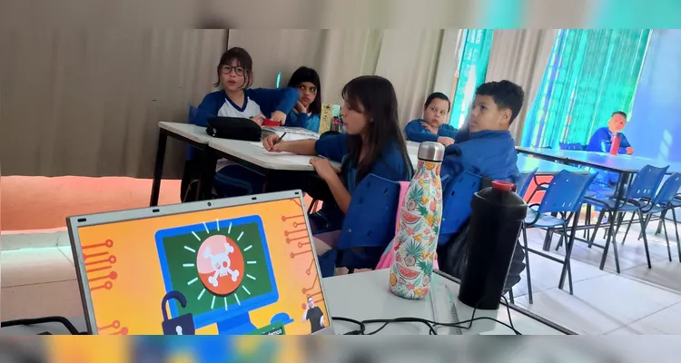 Confira os registros do trabalho em sala de aula.