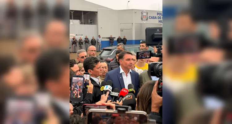 Flávio Bolsonaro faz declarações e traz propostas após visita a Filipe Martins em PG