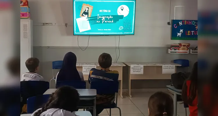 Confira registros do trabalho em sala de aula.