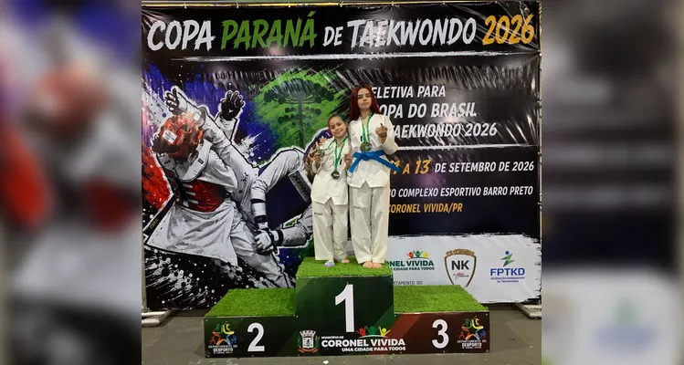 Atletas de Ponta Grossa são campeãs na Copa Paraná de Taekwondo