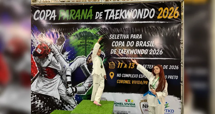 Atletas de Ponta Grossa são campeãs na Copa Paraná de Taekwondo