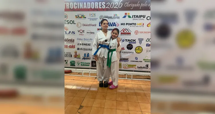 Atletas de Ponta Grossa são campeãs na Copa Paraná de Taekwondo