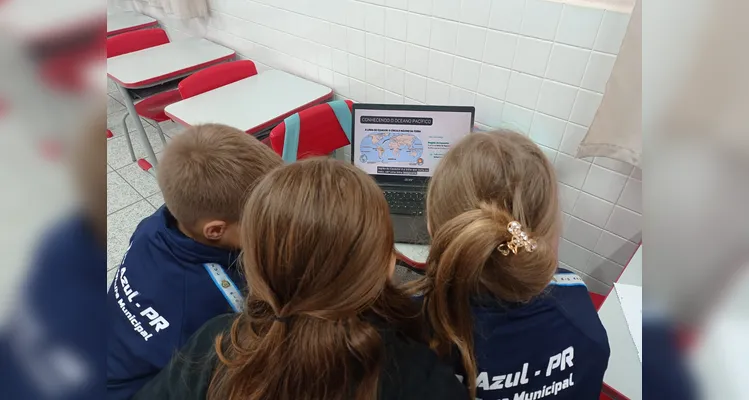 Confira a série de registros do trabalho em sala de aula.