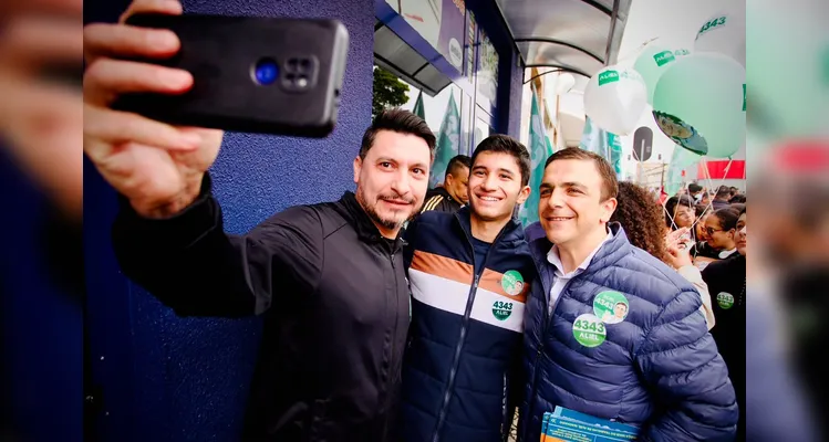 Aliel celebra 203 anos de PG junto à população em grande desfile na ‘Vicente Machado’