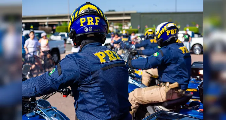 Passeio ciclístico da PRF provoca bloqueios em vias de Curitiba