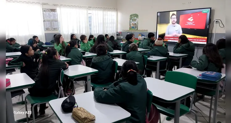 Veja a série de registros realizada pelos estudantes e dentro da sala de aula.