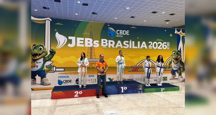 Nathaly Lima conquista prata inédita no Brasileiro Escolar de Taekwondo em Brasília