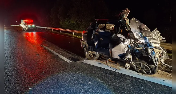 Três pessoas morrem em colisão frontal na BR-277 em Fernandes Pinheiro