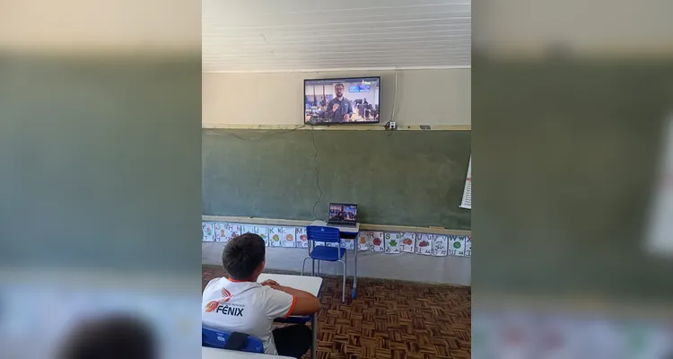 Veja a série de registros dentro e fora da sala de aula.