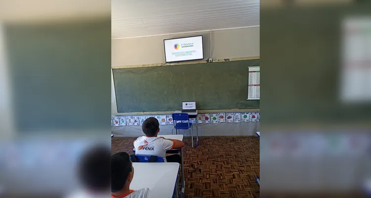 Veja a série de registros dentro e fora da sala de aula.