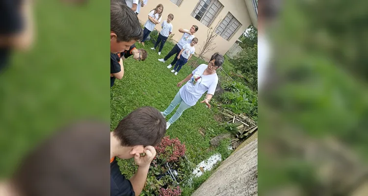 Veja a série de registros dentro e fora da sala de aula.