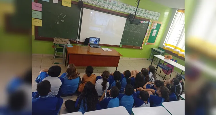 Educandos puderam assistir à videoaula para realizar desafio.
