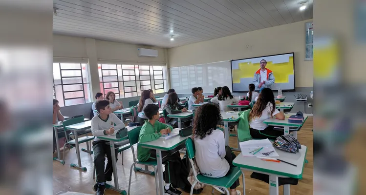 Confira os registros do trabalho em sala de aula.