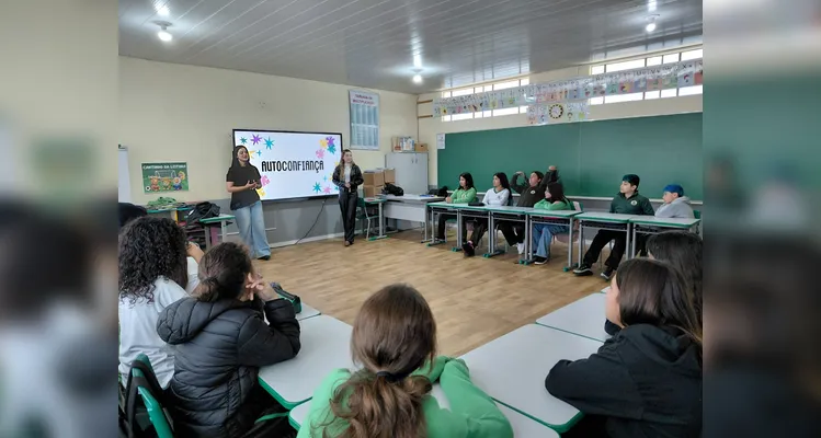 Confira os registros do trabalho em sala de aula.