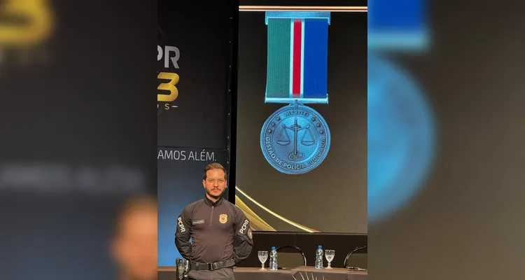 Delegado de Ponta Grossa recebe Medalha do Mérito da Polícia Judiciária