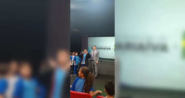 Confira a série de registros do trabalho dentro e fora da sala de aula.