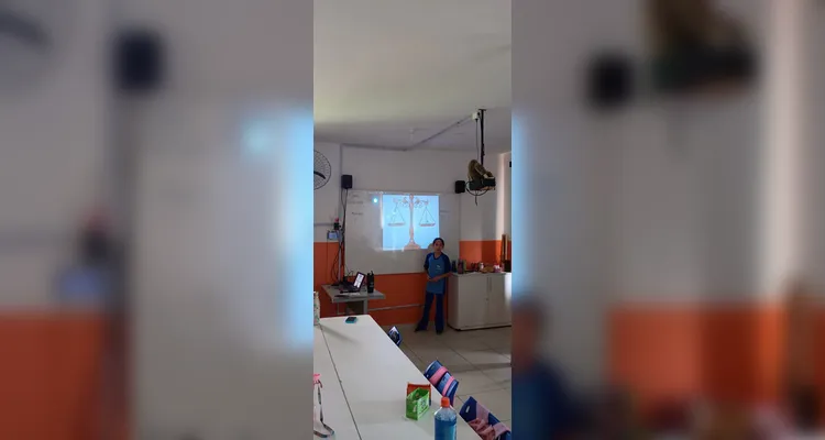 Confira a série de registros do trabalho dentro e fora da sala de aula.