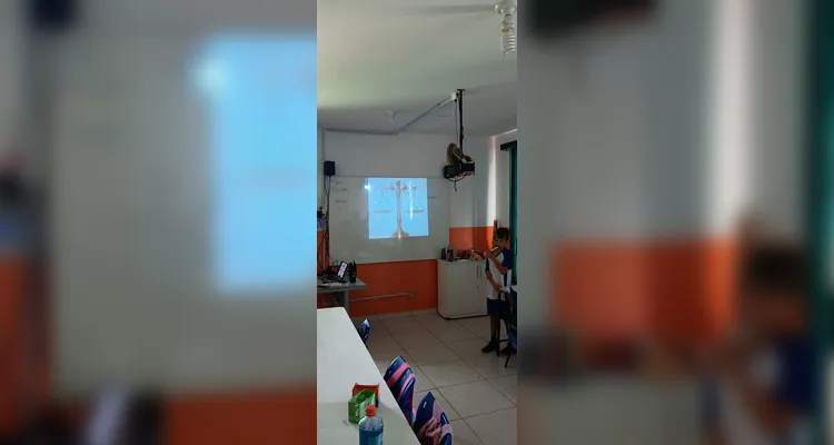Confira a série de registros do trabalho dentro e fora da sala de aula.