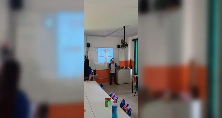 Confira a série de registros do trabalho dentro e fora da sala de aula.