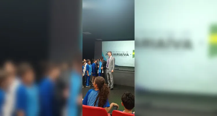 Confira a série de registros do trabalho dentro e fora da sala de aula.
