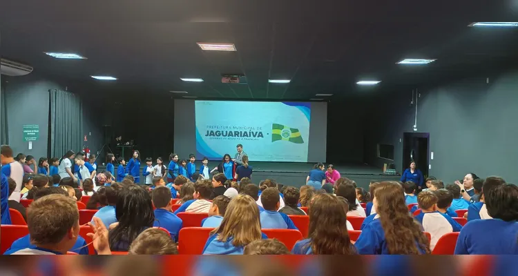 Confira a série de registros do trabalho dentro e fora da sala de aula.