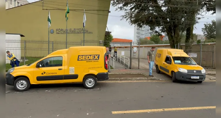 Urnas eletrônicas são distribuídas em Ponta Grossa nesta sexta-feira