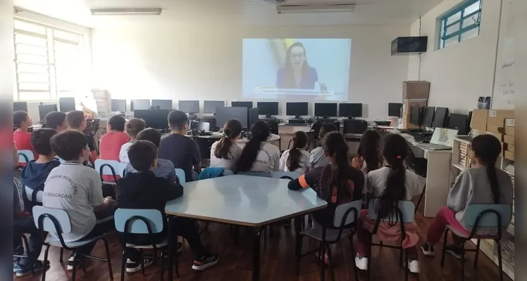 Confira a série de registros do trabalho em sala de aula.