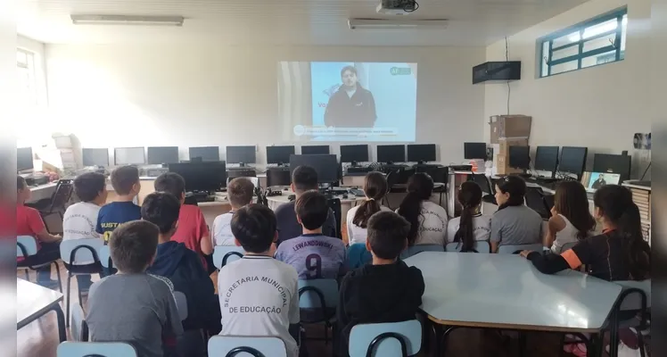 Confira a série de registros do trabalho em sala de aula.