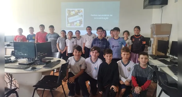 Confira a série de registros do trabalho em sala de aula.