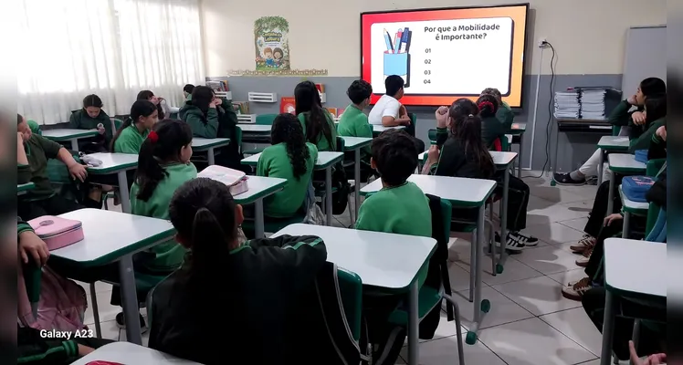 Confira a série de registros em sala de aula.