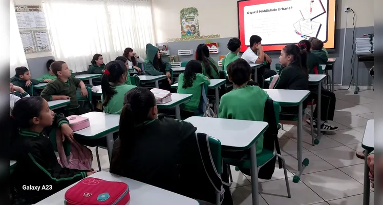 Confira a série de registros em sala de aula.