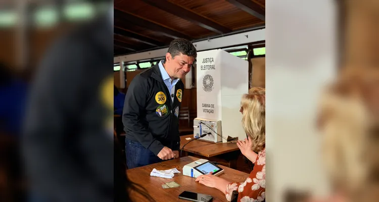 Sergio Moro vota em Curitiba e se diz confiante após campanha ao Governo do Paraná