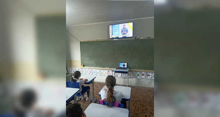 Confira a série de registros do trabalho dentro e fora da sala de aula.