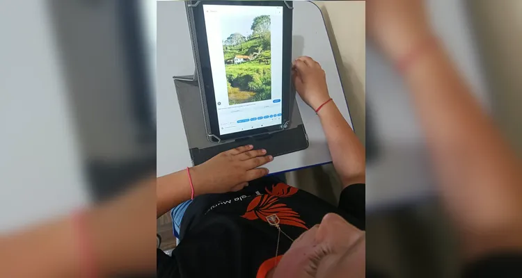 Confira a série de registros do trabalho dentro e fora da sala de aula.