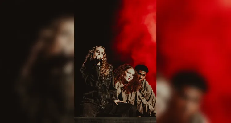 Única brasileira a abrir o show solo do astro britânico no país, cantora de 26 anos emocionou o público, apresentou seus sucessos e surpreendeu os fãs com cover de “Let Me Love You”, acompanhado em coro.