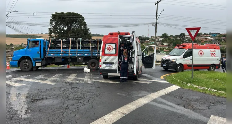 Mulher sofre fratura exposta após ser atropelada por caminhão em Ponta Grossa
